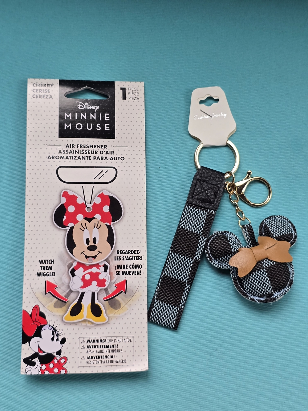 Disney Minnie Mouse Air Freshener & Bow Keychain Set